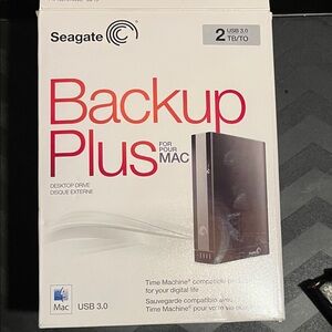 Seagate Backup Plus 2TB Desktop Drive for Mac - Black
